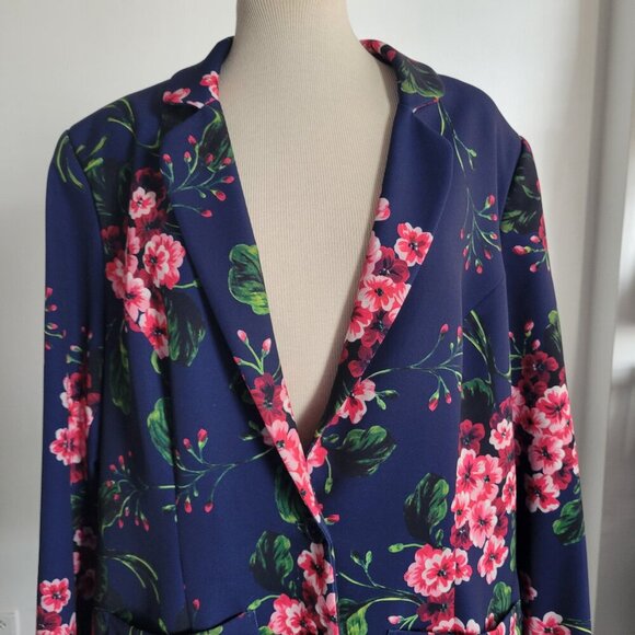 Eloquii Jackets & Blazers - Eloquii Blue Floral Women’s Crepe Blazer (Size:16)